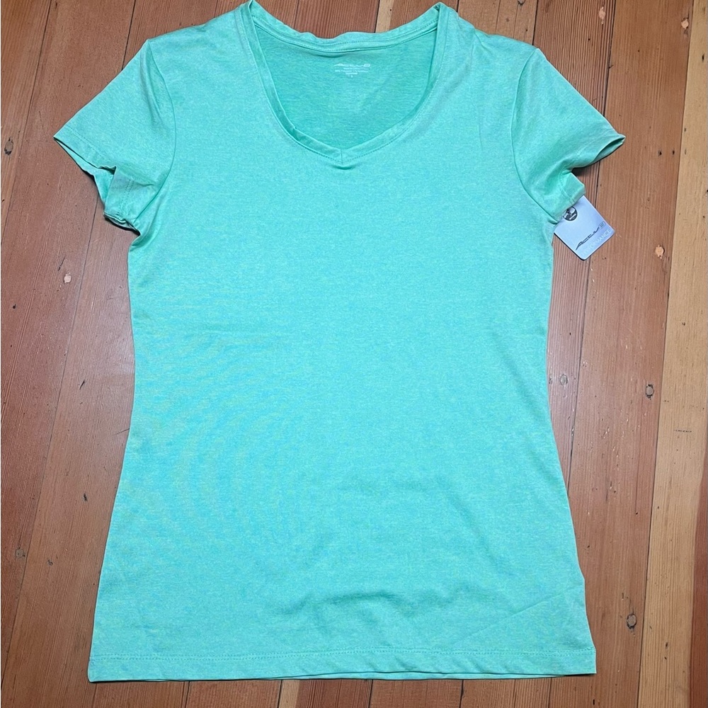 Active8 light green, v-neck, t-shirt. Size Small.